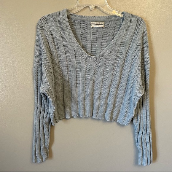 Urban Outfitters Cropped Sweater Ribbed v-Neck gray Women’s Size Medium - Picture 1 of 10
